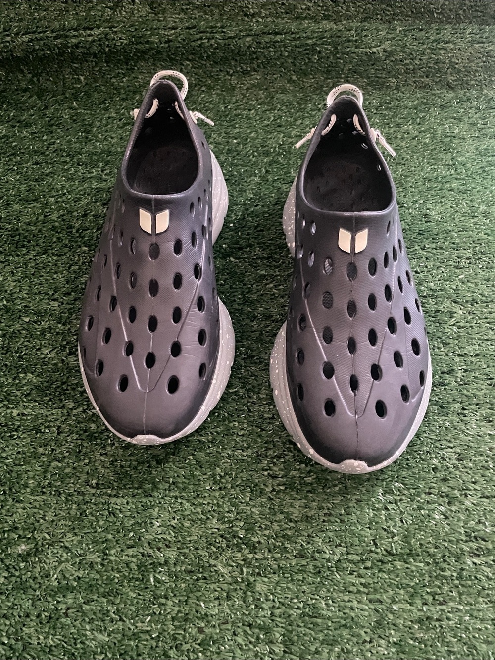 Kane Revive Recovery Shoes Men’s Size 7 Women’s 9 Black Speckled Sole Slip-On